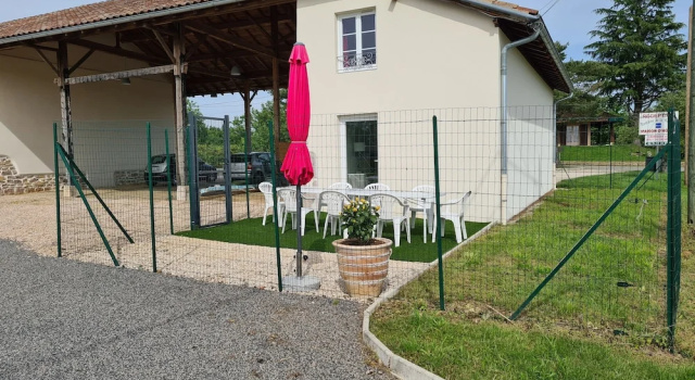 Апартаменты Gîtes Domaine de la Rochère