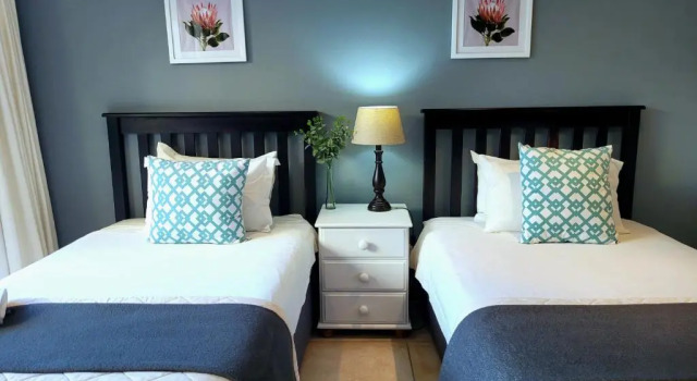 Tropical Seaside Suite 8