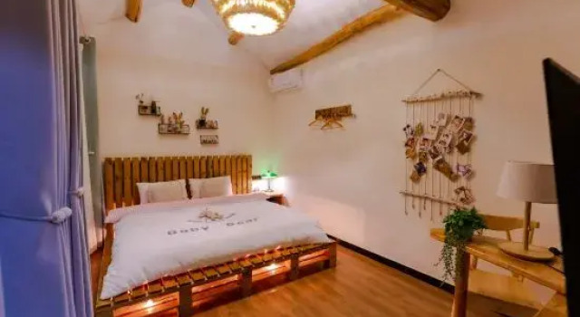 Beijing Shiguang Mountain House B&B, Book Bed and Breakfast Hoteller i Beijing Province med parkering, Parkering