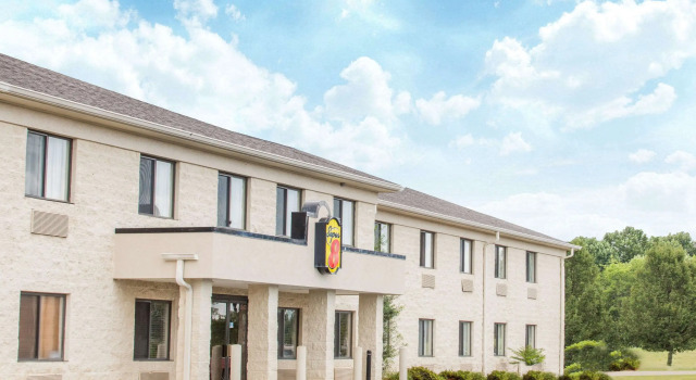Super 8 by Wyndham Bedford