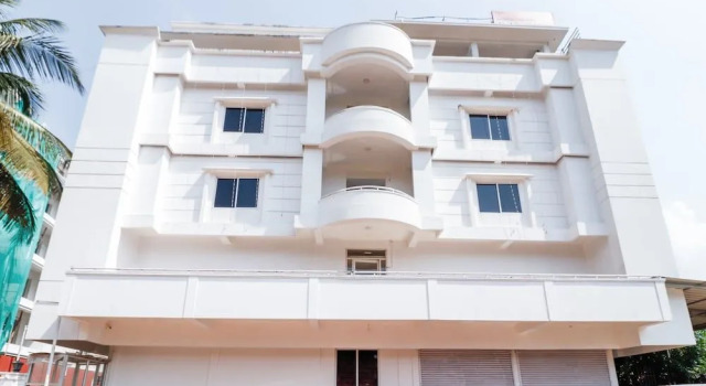Oyo 28076 Samrudhi Residency, Boek Hotel Deralakatte India