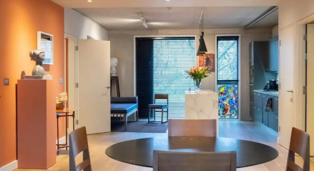 Artistic 1 Bedroom Flat in Central London, Забронировать Отель Отели Англии 3 звезды, 3*