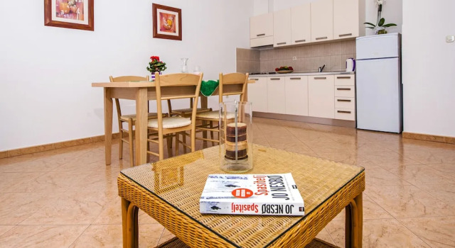 Апартаменты c 1 комнатой с балконом Apartments Bella