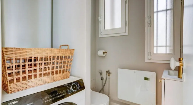 Saintgermain Sojourn Charming 2 Bedroom in the Rive Gauche, Забронировать Апартаменты/квартира Париж Иль-де-Франс, рядом с Станция метро Solférino