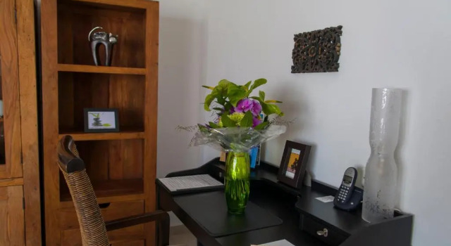 Люкс с видом на сад Birdcage Gay Men Resort and Lifestyle Hotel