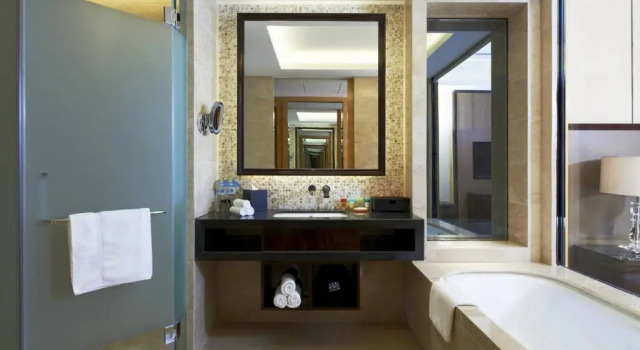 Двухместный номер Standard Four Points By Sheraton Langfang, Guan