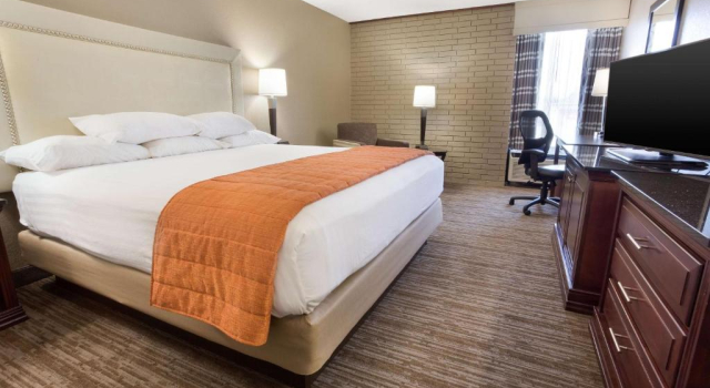 Номер Superior Drury Inn & Suites Greensboro