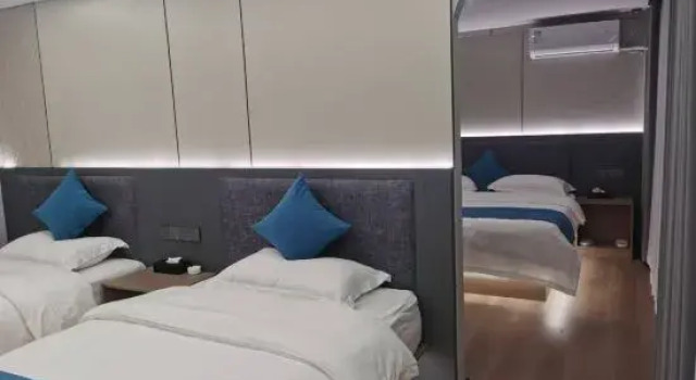 Люкс Deluxe Yalan Hotel (Zhaotong Fada Plaza)