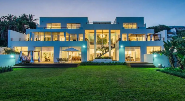 Вилла Dolphin Coast YOLO Spaces - The White House Boutique Villa