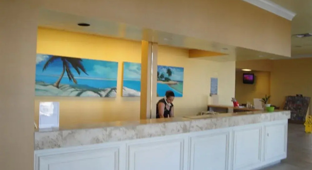 Tampa Airport Stadium Inn, Rezervovat Hotel Tampa Florida