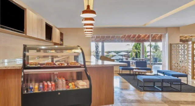 Кровать в общем номере Fiesta Inn Cuernavaca
