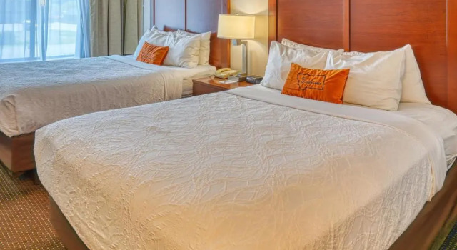 Четырёхместный номер Standard Yellowstone River Inn & Suites