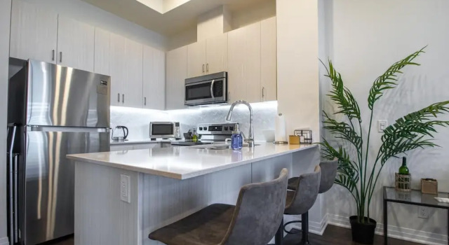 Premium 1 Bed w Rental Car Netflix Amazon, Varaa Hotelli  