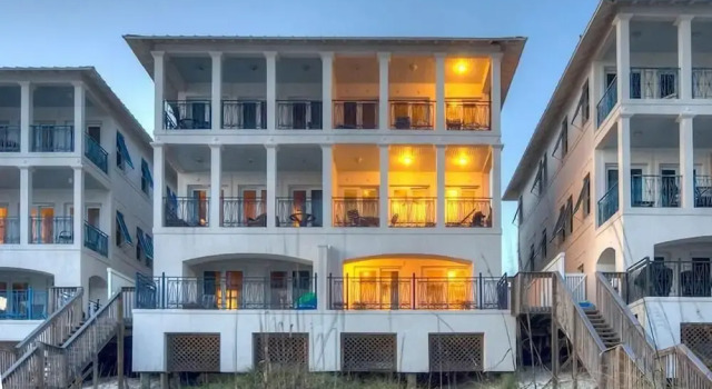 Villa Royale 5 Bedroom Holiday Home by Five Star Properties