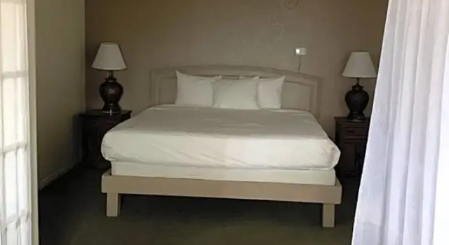 Люкс Desert Hot Springs Spa Hotel