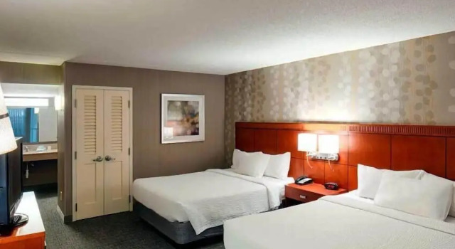 Семейный номер Standard Columbus Hilliard Hotel
