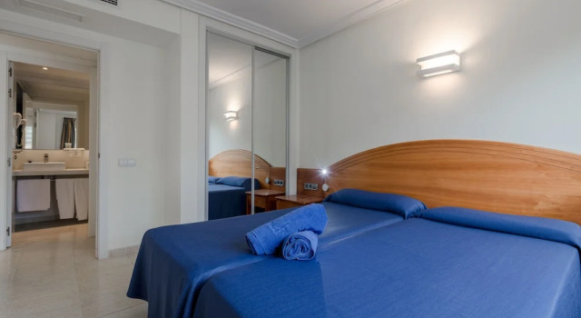 Апартаменты с балконом и с видом на море Hotel El Pinar
