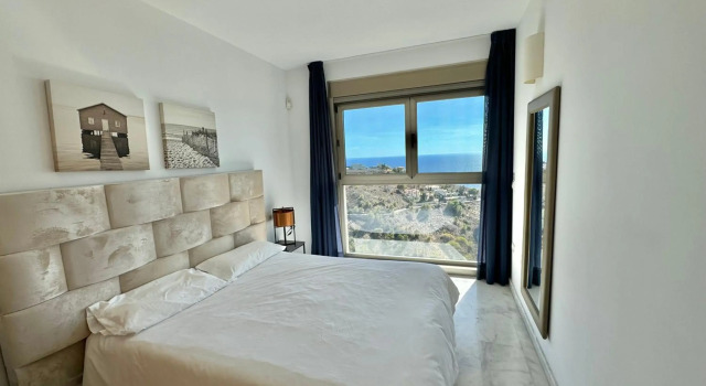 High rise apartment on the 39th floor with private terrace and sea views