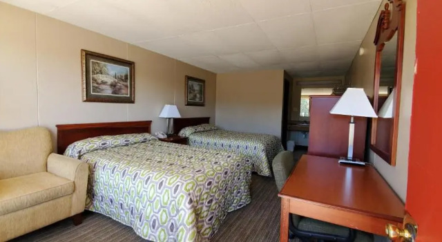 Четырёхместный номер Standard Economy Inn