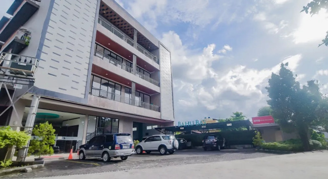 OYO 90312 Bahu Bay Hotel, Rezervați Hotel Hoteluri în Sulawesi cu parcare, Parcare