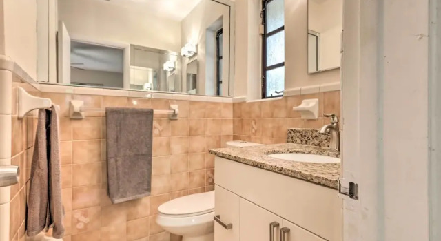 Коттедж Home w/ Pool in Upscale Pinecrest Village