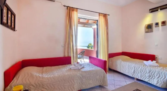 Номер Standard с балконом Chrismos Luxury Suites & Studios