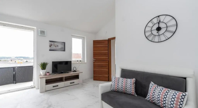 Beautiful penthouse for 8 close to city center