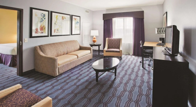 Люкс c 1 комнатой La Quinta by Wyndham Hinesville - Fort Stewart