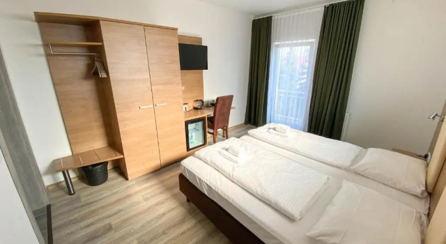 Limok Rooms