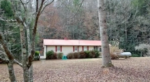 Murphys Fish Camp 2 Bedroom House by Mountain Laurel Cabin Rentals, Book Campingplads Ellijay Georgia
