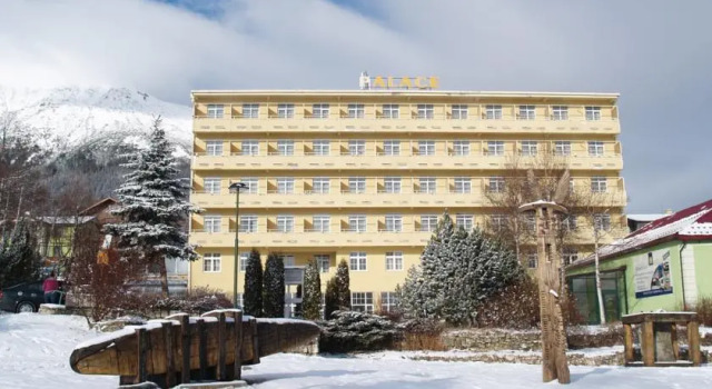 Kurkomplex Nový Smokovec Hotel Palace, Rezervovat Hotel Hotely v Prešovský kraj s parkováním, Parkování