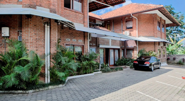RedDoorz Plus near Dago Pakar, Rezervasyon Otel Bandung Kidul Bandung