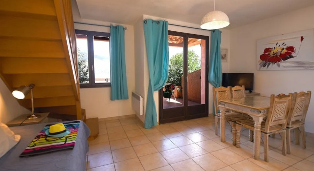 Номер Standard Дуплекс с балконом Le Maquis Bella Vista