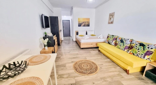 Deluxe Dvoulůžkový s manželskou postelí pokoj s balkonem a a výhledem na město Mandala Studiouri Apartamente