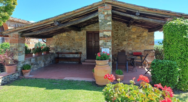 Апартаменты Farmhouse in Tuscany With Olive Grove Views