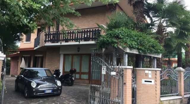 Sister's Residence, Prenota Affittacamere Hotel a Veneto con parcheggio, Parcheggio