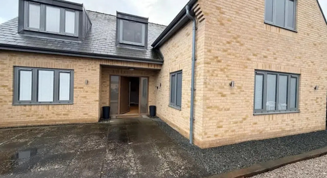 Garnet 3br Large Home NR RAF Pet Friendly, Book Feriehus Sommerhuse i Suffolk, Hytte