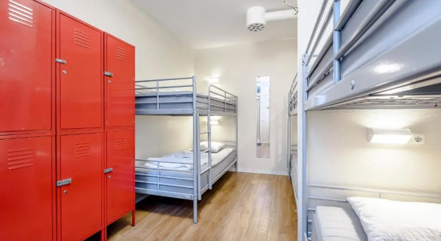 Кровать в общем номере (женский номер) City Hostel