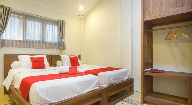 Standard double chambre RedDoorz @ Letjend S.Parman Pacitan