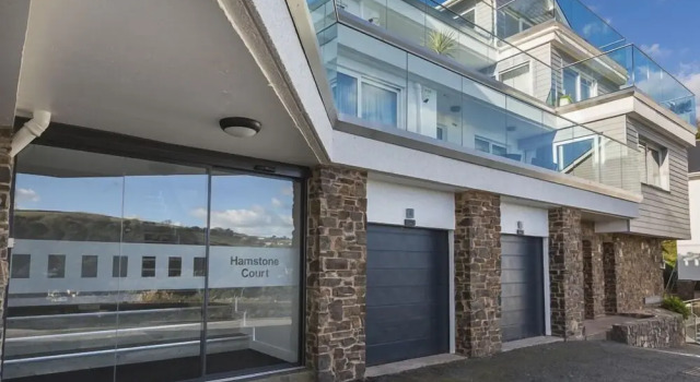 Căsuță cu balcon 2 Hamstone Court