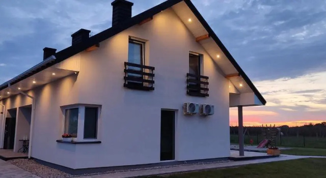 Апартаменты с 2 комнатами Apartamenty Wilga - spokojne miejsce z całorocznym zewnętrznym wspólnym jacuzzi, sauną i letnim basenem