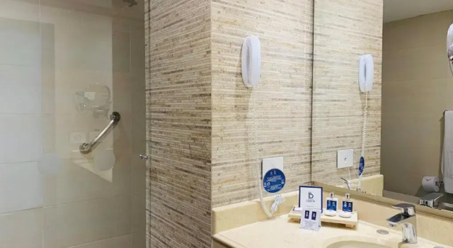 Standard- tredobbelt værelse Hotel Dann Cali