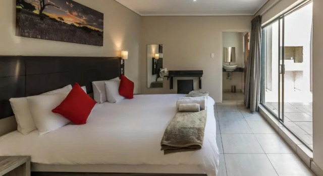 Люкс Pofadder Inn by Country Hotels