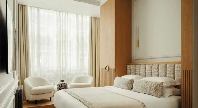 Luxurious & Newly Refurbished Apartment - Champs Elysees, Забронировать Апартаменты/квартира Отели Парижа с парковкой, рядом с Свято-Троицкий собор и Русский православный духовно-культурный центр, Парковка