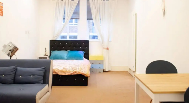 Spacious Studio in Trendy East London, Забронировать Отель Бизнес-отели Лондона, рядом с The Medieval Banquet, 4* 5*