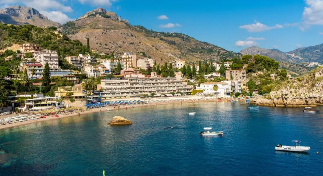 Апартаменты Agatha House Taormina-with Private Beach