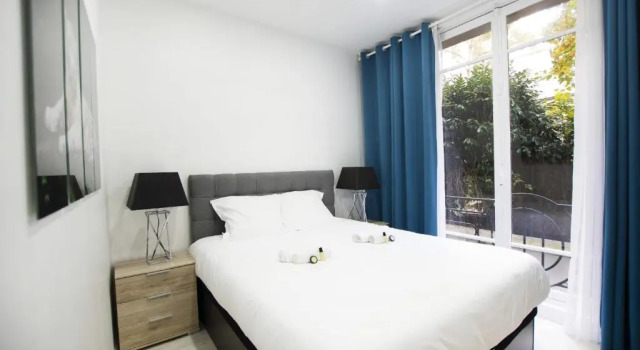 GuestReady - Bright and Spacious Apartment near Eiffel Tower, Забронировать Апартаменты/квартира Отели Парижа с парковкой, рядом с Станция метро Pasteur, Парковка