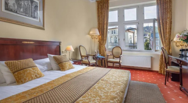 Двухместный номер Deluxe Savoy Westend Hotel