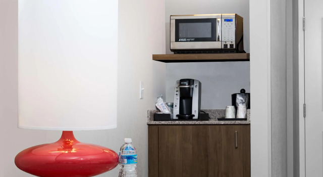 Четырёхместный номер Standard Hilton Garden Inn Asheville Downtown