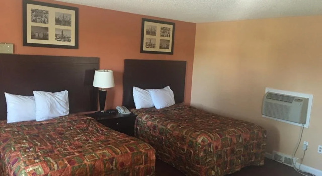 Four Season Motel, Book Motel Castleton-on-Hudson Hudson Valley